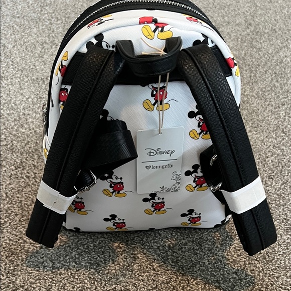 BNWT Disney Loungefly Mini Classic Mickey Mouse Backpack!!
